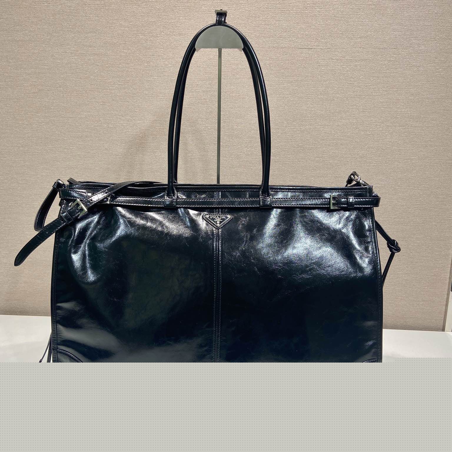 Pra*a top handle bags